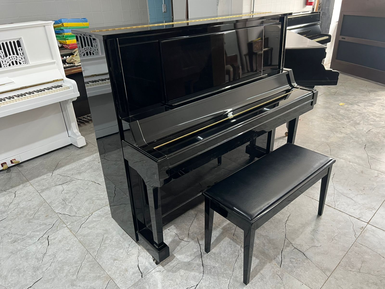 Vista 4 do piano Yamaha Acústico