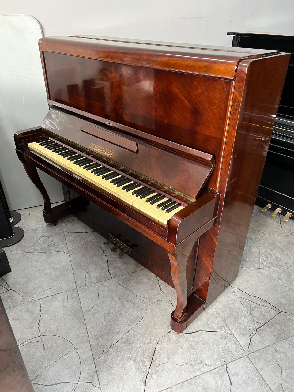 Vista 8 do piano Piano Acustico M. Schwartzmann